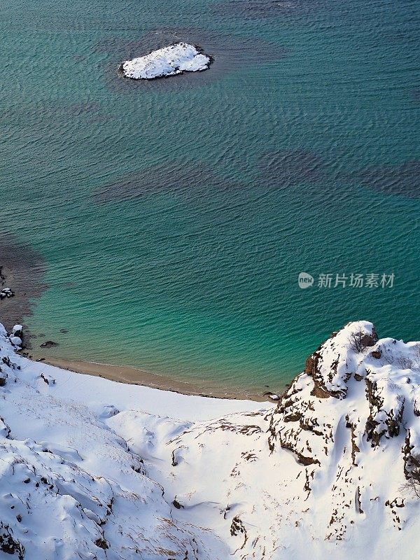 岛屿和海滩被雪覆盖- 2